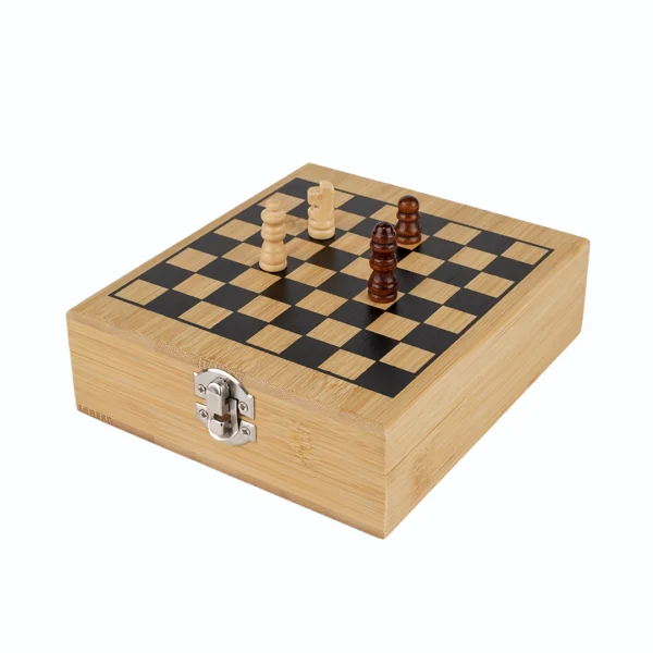Set de Vino con Juego de Ajedrez 5 Piezas en Caja de Madera