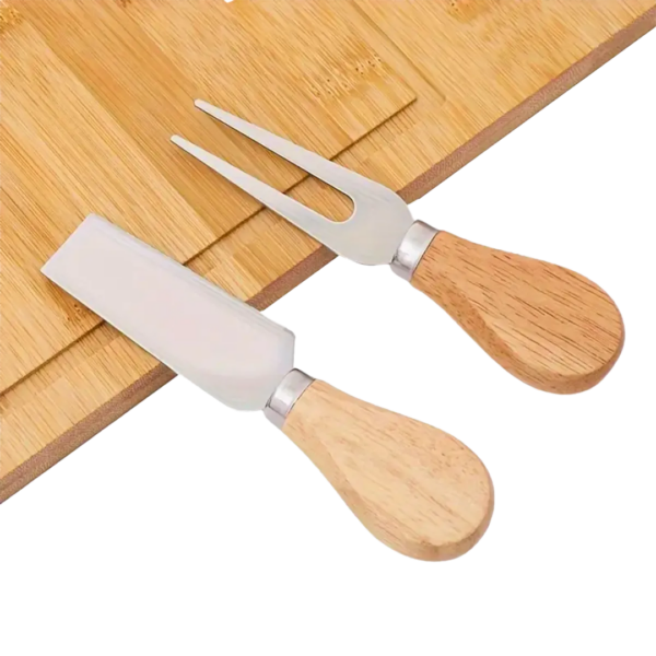 Set para Quesos con Tabla de Bambú y 2 Utensilios